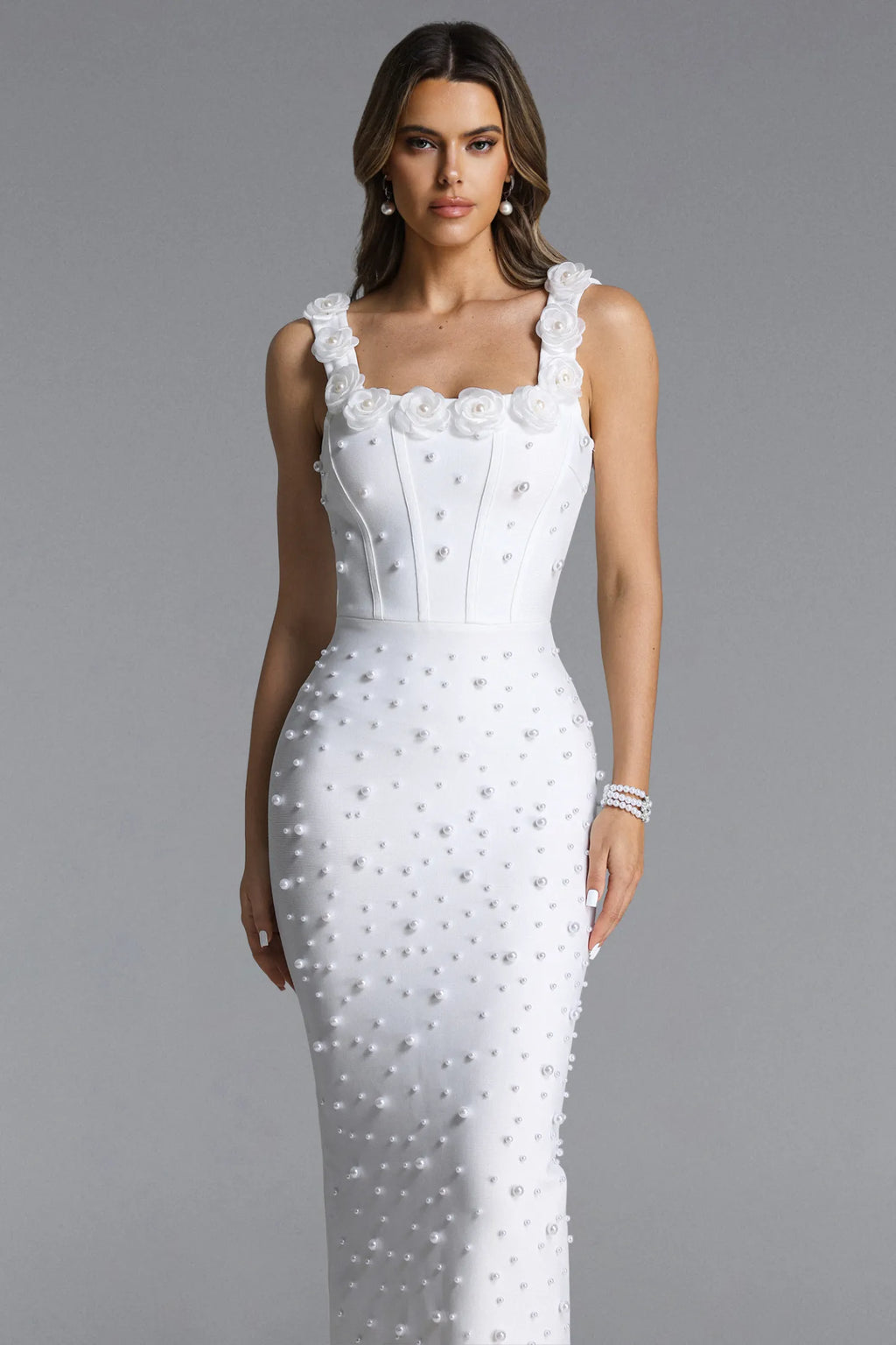 Robe Longue Bandage Prestige Blanche Perlée Fleurs – Bustier en Corset