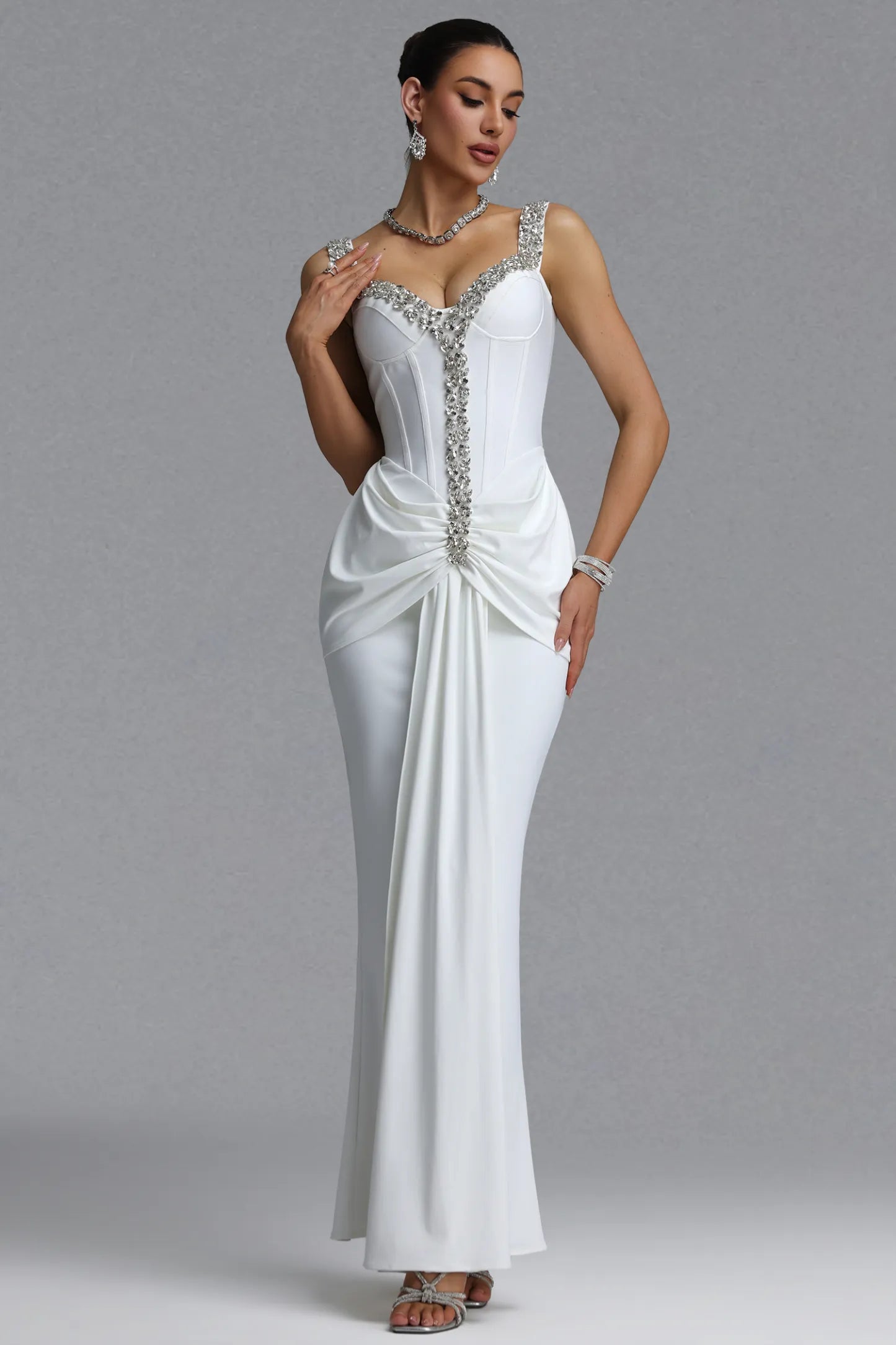 Robe de Soirée Longue Sirène Blanche Ornée de Strass – Bustier Corset
