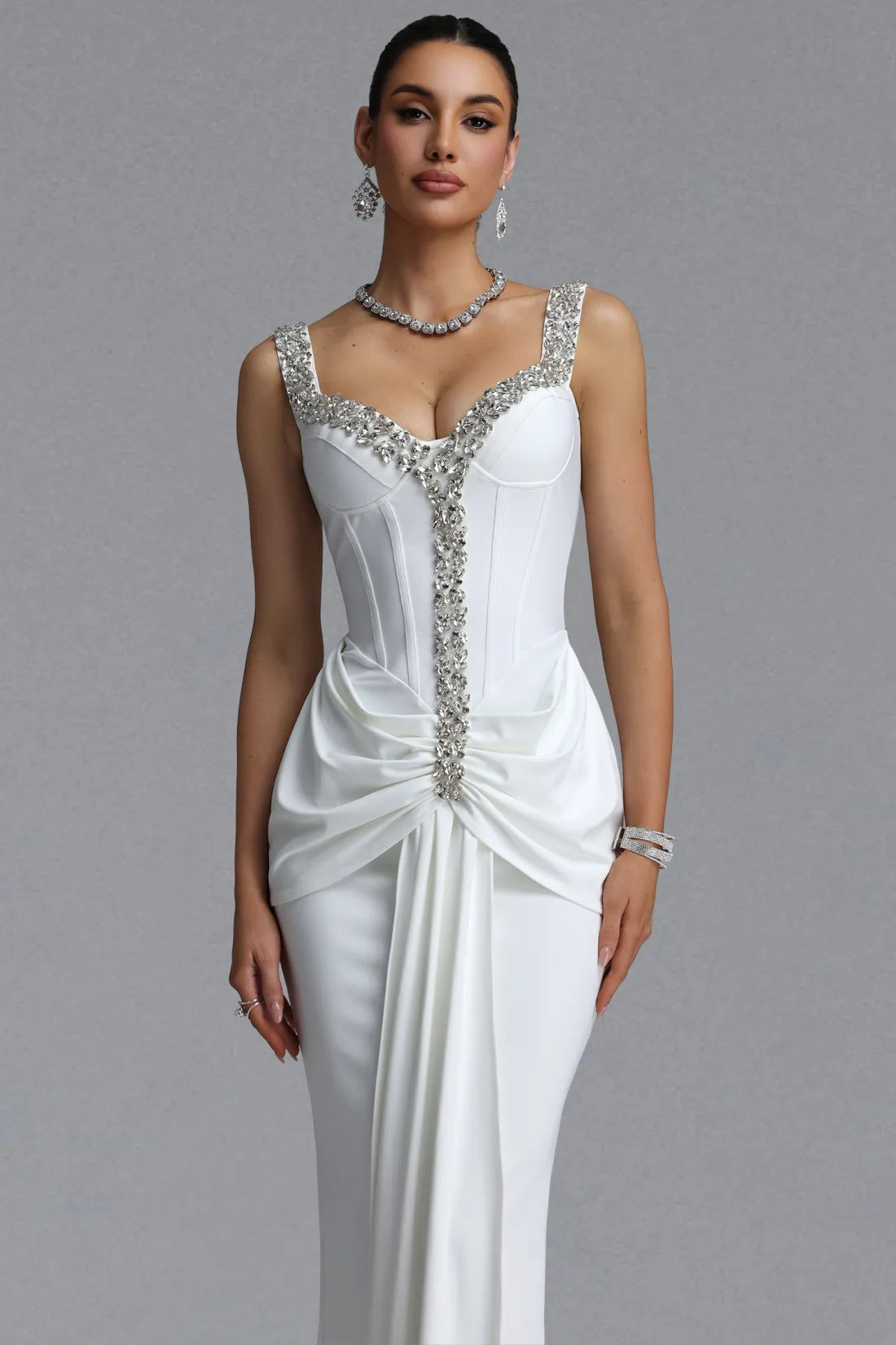 Robe de Soirée Longue Sirène Blanche Ornée de Strass – Bustier Corset