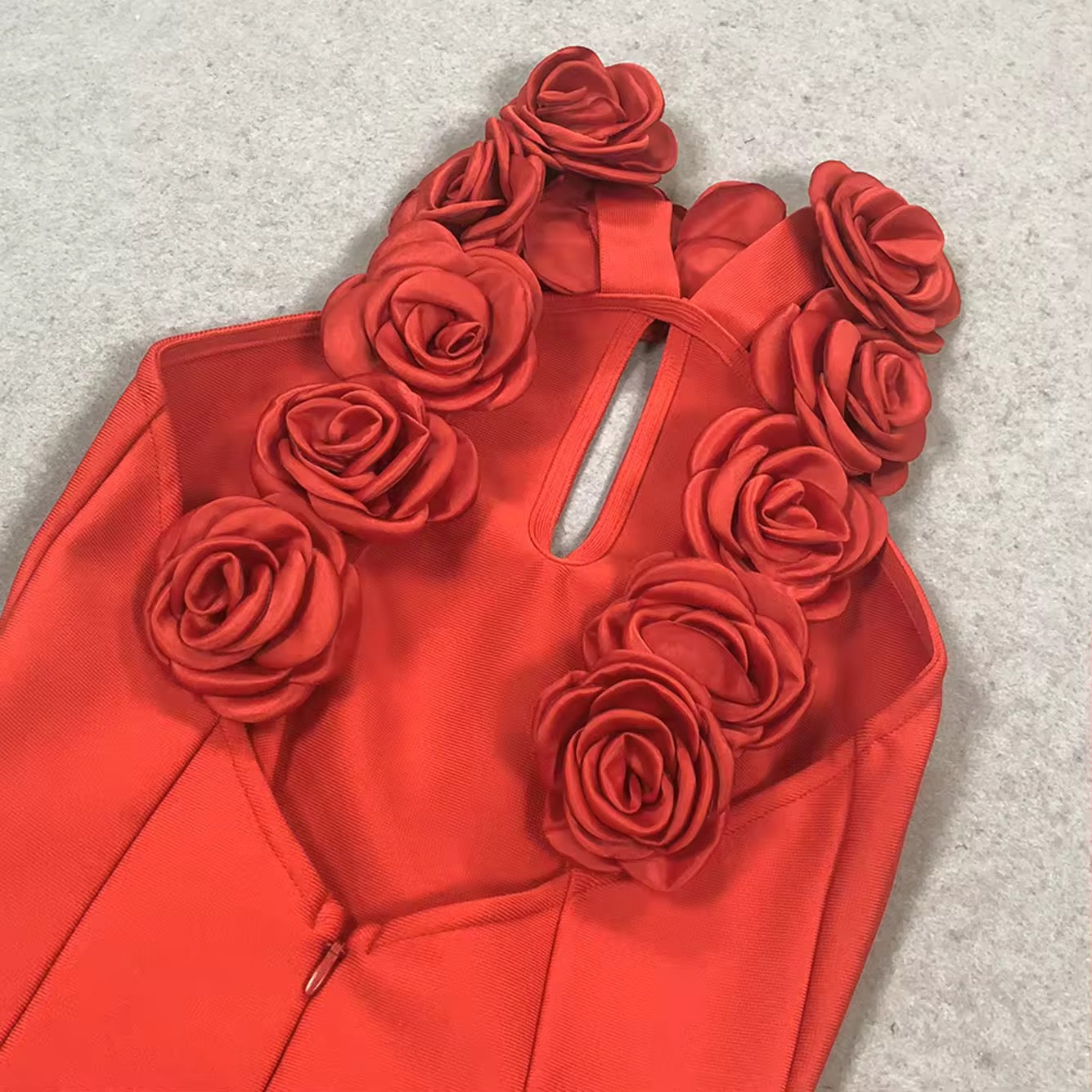 Robe Bandage Prestige - Roses Écarlates