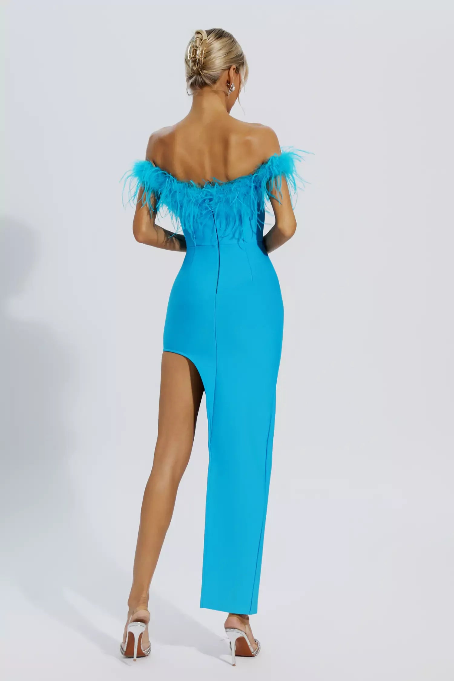 Robe bandage prestige en plumes d'autruche bleue Mara