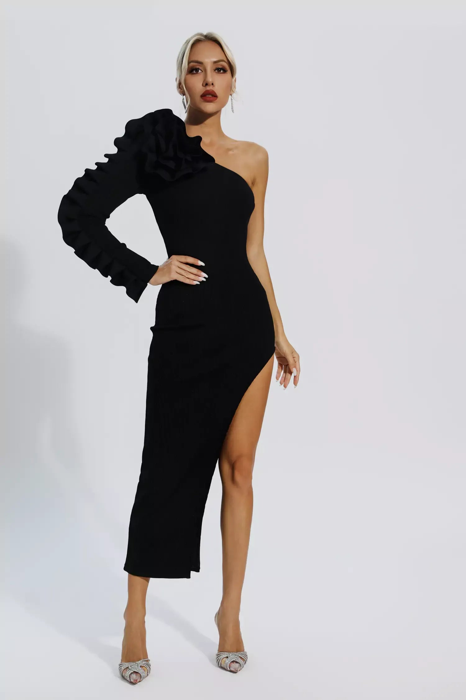 Robe mi-longue bandage prestige à fleurs noir opale